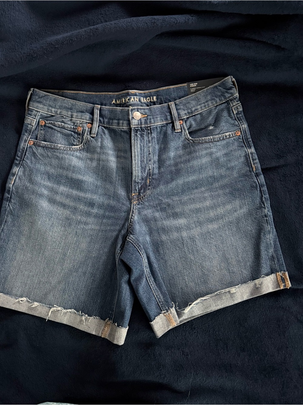 American Eagle Women's Strigid low-rise skinny Bermuda Shorts